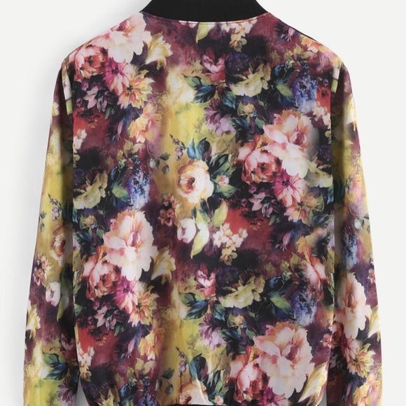 🌸Floral lightweight zip front jacket🌸 - Picture 2 of 6